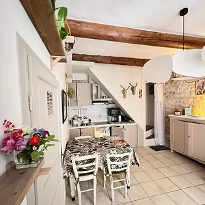 https://jolie-petite-maison-a-st-remy-de-provence.fr-provencehotel.com