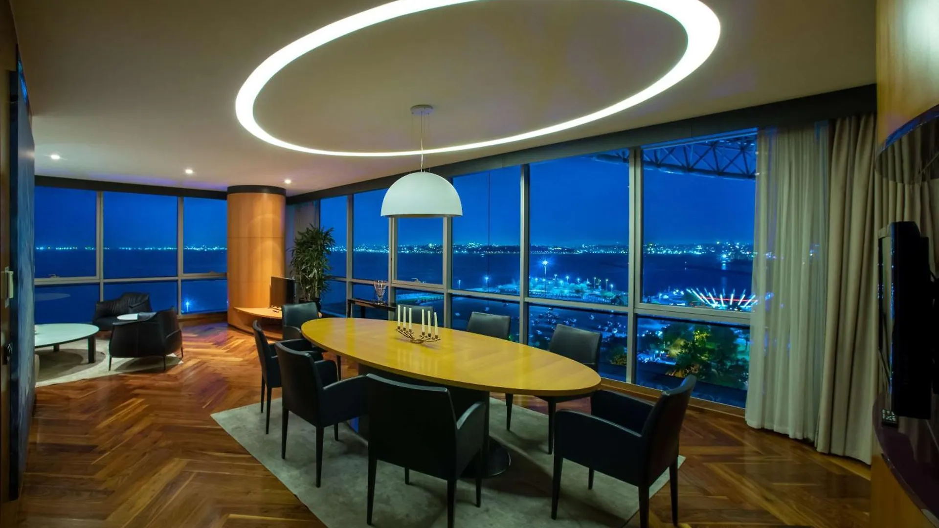 Doubletree By Hilton Istanbul - Moda Hotel