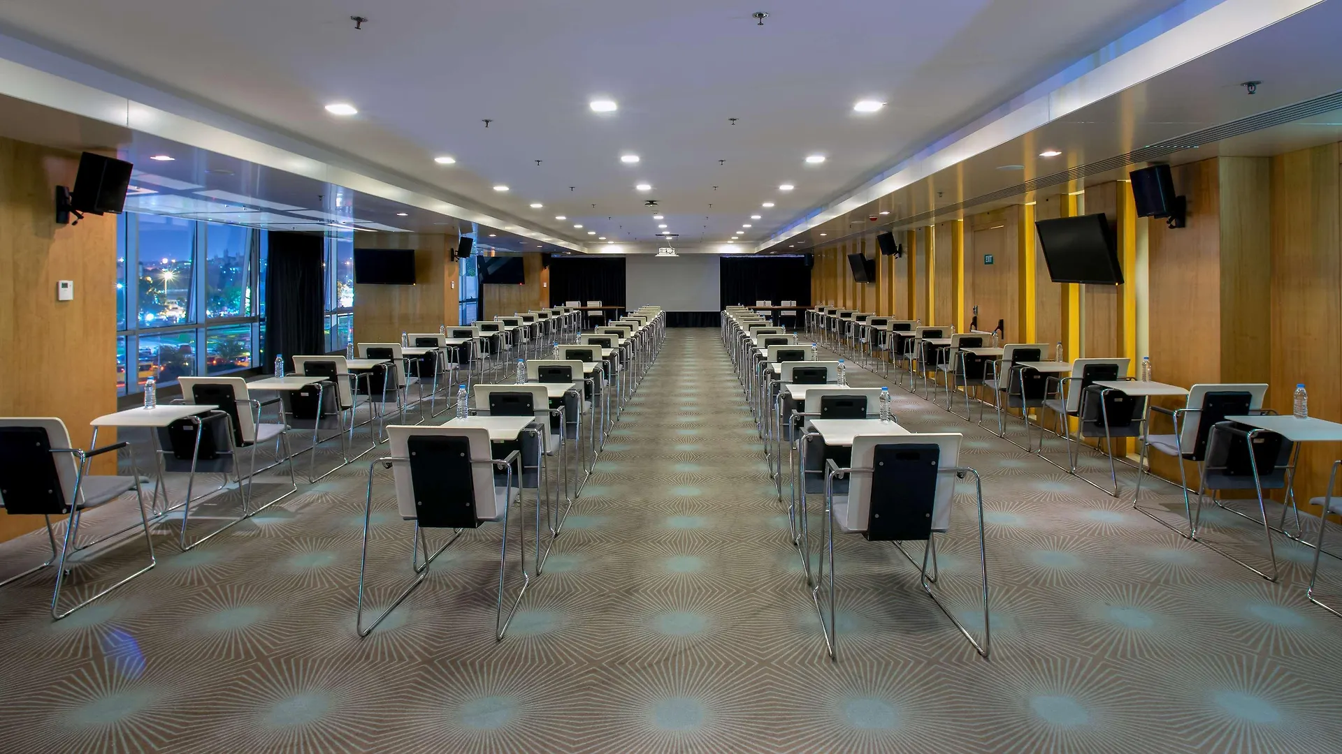 Doubletree By Hilton Istanbul - Moda Hotel