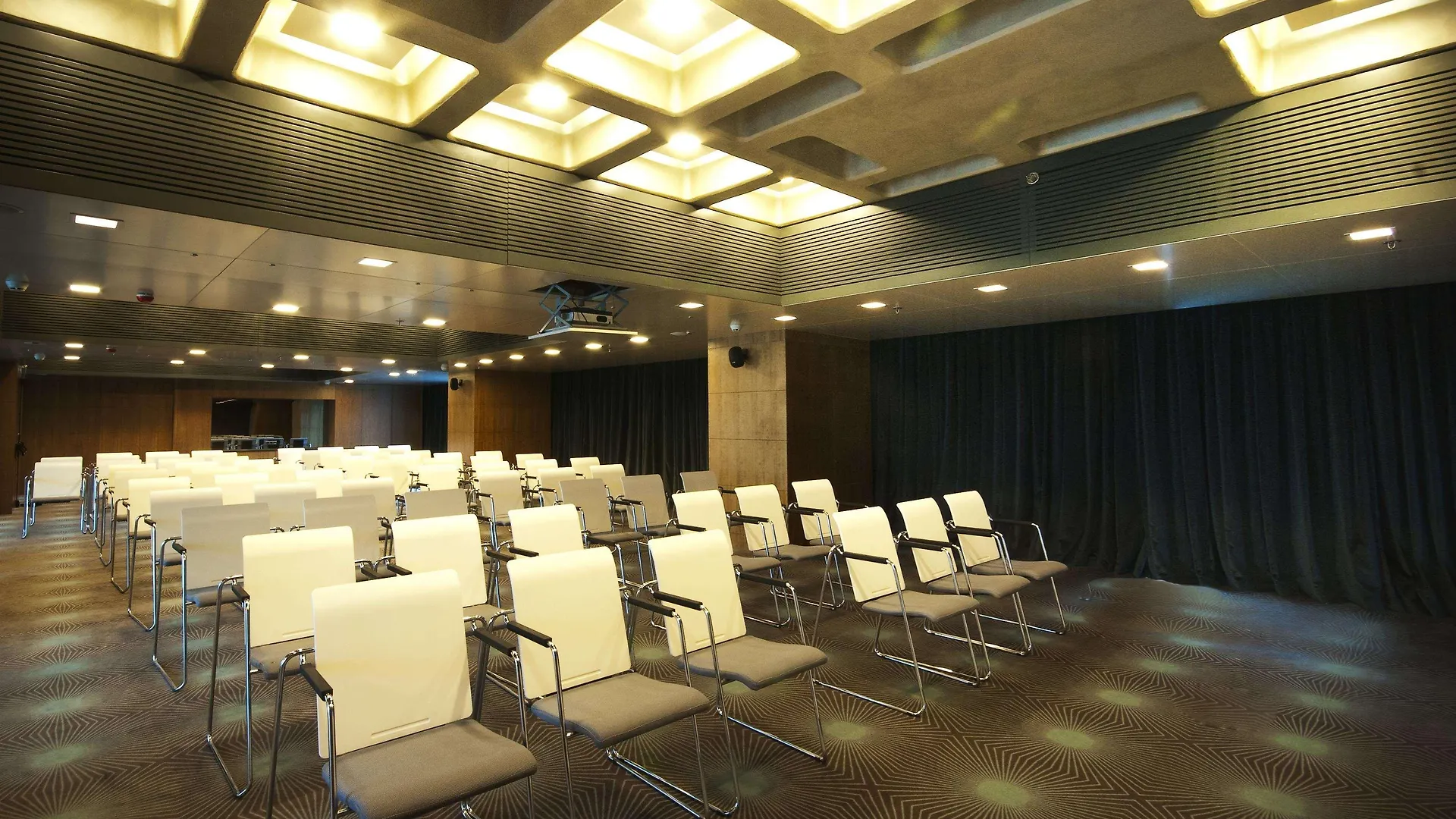 Doubletree By Hilton Istanbul - Moda Hotel